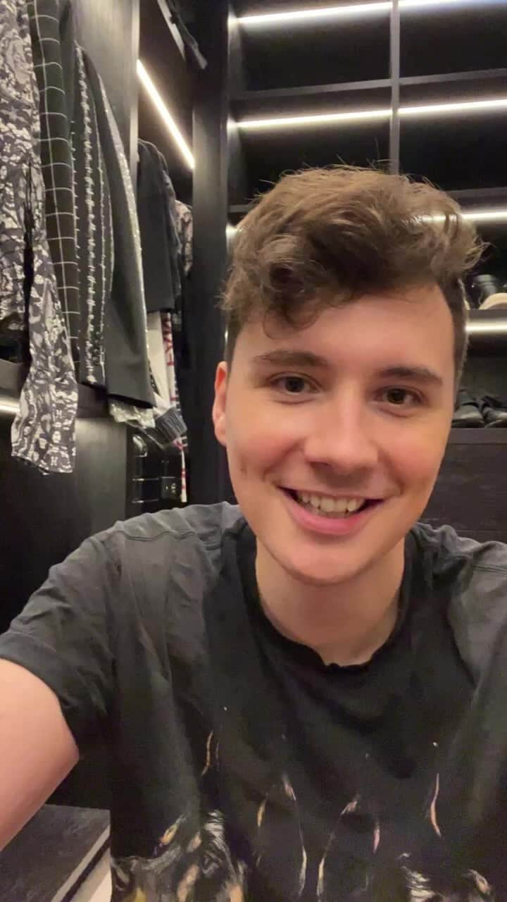 ダニエル・ハウウェルのインスタグラム：「IG LIVE FROM THE CLOSET THANKS FOR JOINING LET’S DO THIS AGAIN SOME TIME」