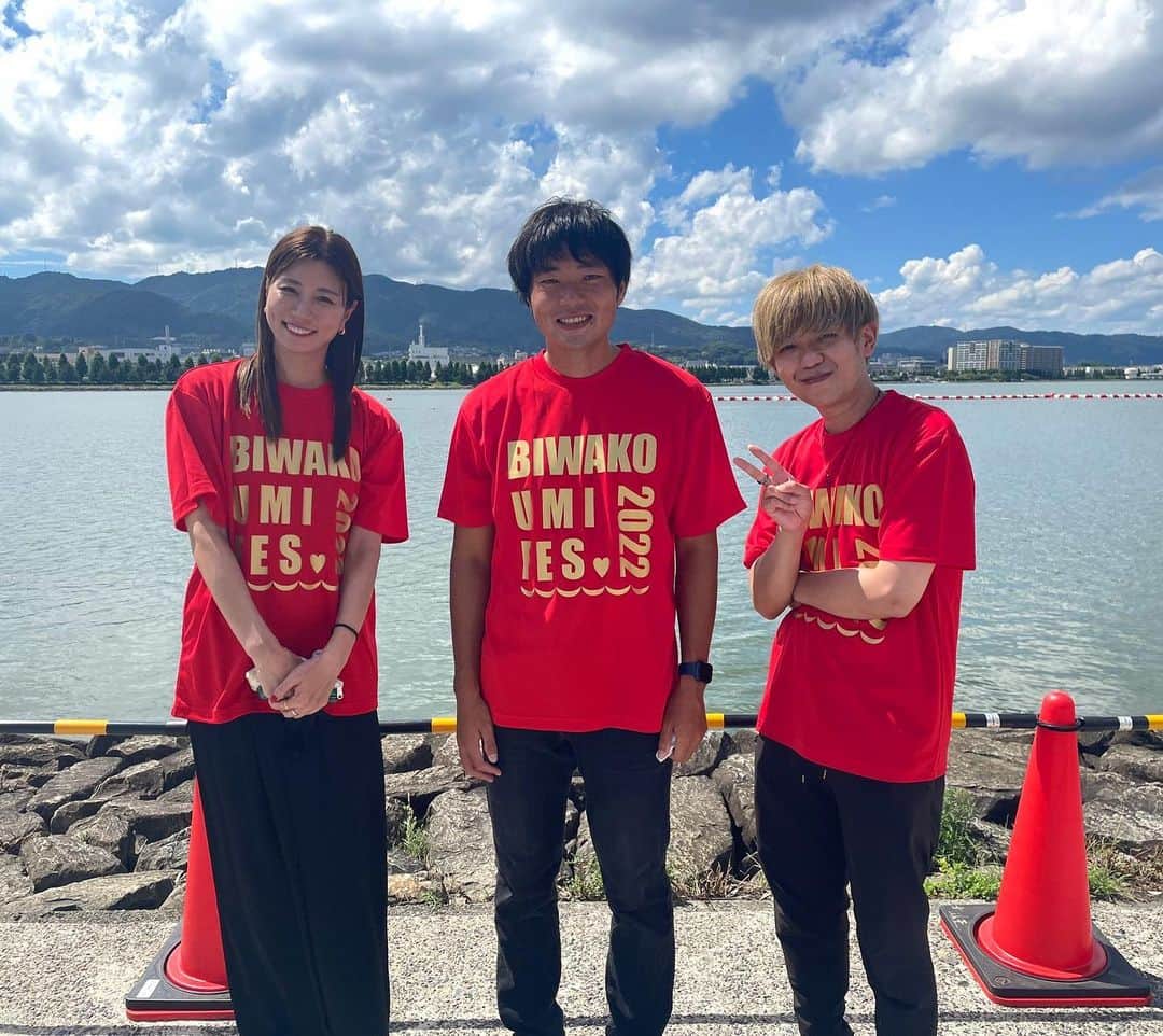 青木愛のインスタグラム：「昨日滋賀県の大津市で行われた『BIWAKO湖フェス2022』でトークショーをさせていただきました♡ ⁡ ステージに上がる時、自分のパンツの裾踏んでコケかけて、めちゃくちゃ恥ずかしい登場の仕方してしまった😂🫣笑 ⁡ やっぱり滋賀はいいところやなぁと改めて感じた1日でした☺️💕 ⁡ 中野さん、日高さん、そしてトークショーに来てくださった皆さま、ありがとうございました🐶」