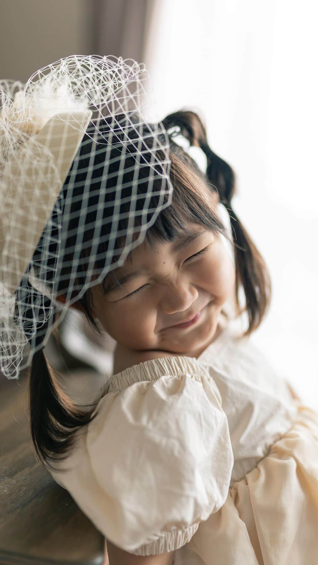 藤田可菜のインスタグラム：「#happybirthday  2022.09.03  だいすきな だいすきな  愛しい娘が 3歳になりました✨  優しくて 思いやりがあって ひょうきんもので 泣き虫。  そんな あなたの全てが 愛しい。  これからも 元気で育ってね。  愛してるよ！  #愛娘誕生祭 #20190903 #3歳誕生日」