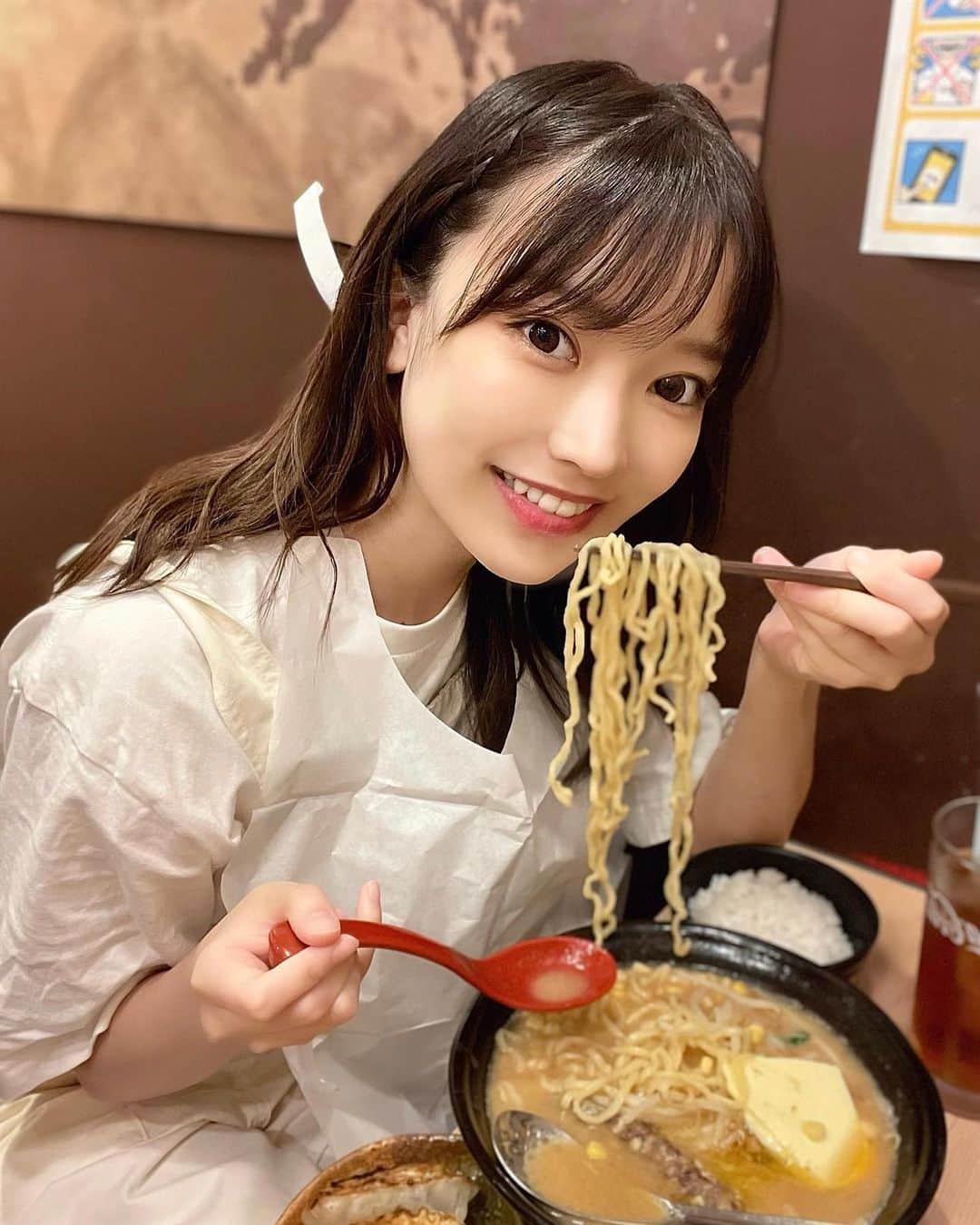 吉沢朱音さんのインスタグラム写真 - (吉沢朱音Instagram)「おはよう😚🍜 何ラーメンが好き？？♡ . 私は豚骨ラーメン派やけどこれは味噌✨ . . #ラーメン女子 #食いしん坊  #いっぱい食べる君が好き ？」9月5日 12時36分 - nesomagic72