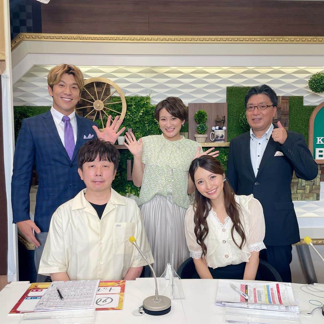 黒澤ゆりかのインスタグラム：「競馬BEATありがとうございました☺️  皆さんとても暖かく大好きな現場✨ 小倉2歳Sではロンドンプランの激走にびっくりでしたね笑笑🤣  本当これから楽しみな一頭になりました♪  今回も佐藤アナとWゆりかさせて頂きました🤗💓  馬券は残念でしたが楽しいレースが見れてなつこくを満喫できました☺️ ユメカナウケン🏇もこれからみんなで応援しましょうね😆👏  秋にもまだまだ楽しみがいっぱいです♪」