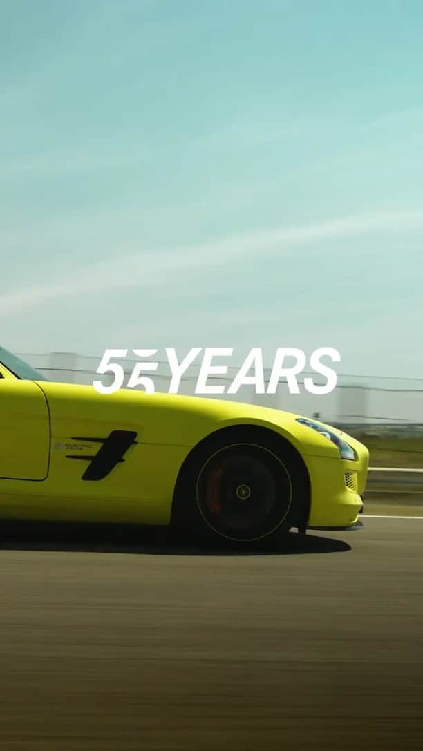 のインスタグラム：「At AMG, we believe everything we do flows from one car to the next and it’s never truer than with our electric vehicles. From the way-ahead-of-its-time Mercedes-Benz SLS AMG Coupé Electric Drive to the brand new Mercedes-AMG EQS that combines performance and luxury in a thrilling driving experience. Everything we touch turns to a gamechanger.  #ToBeAGamechanger #MercedesAMG #55YearsChangingTheGame #MercedesBenzSLSAMGCoupéElectricDrive #MercedesAMGEQS」
