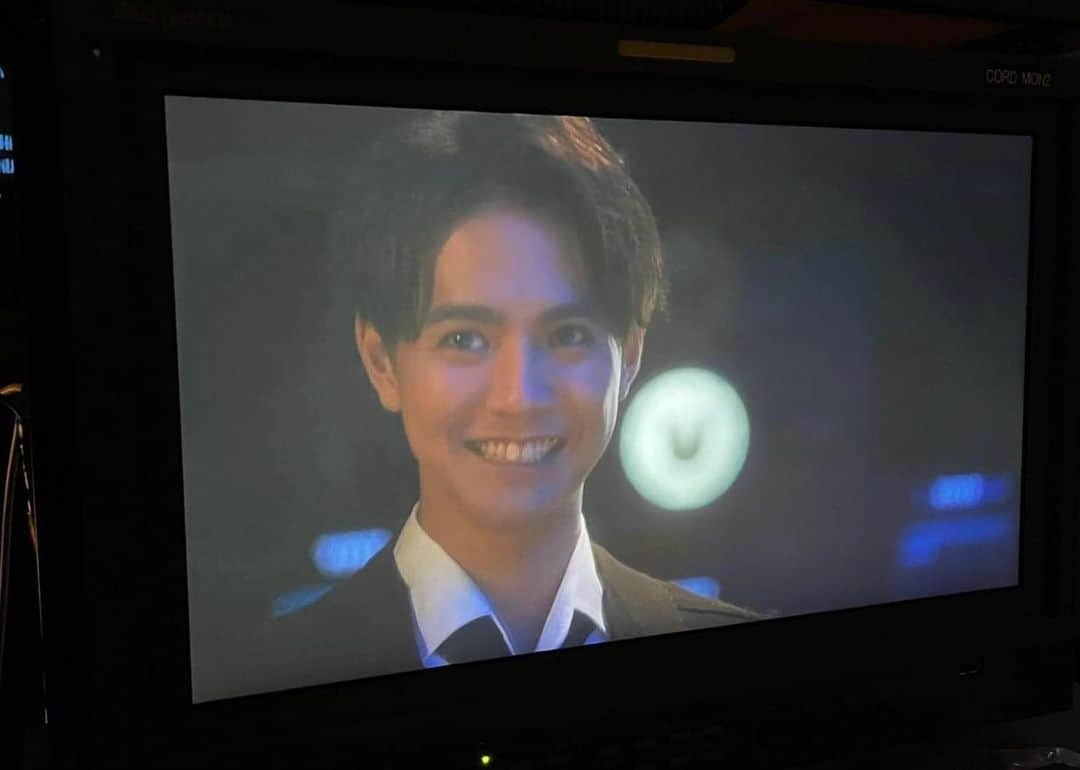 片寄涼太のインスタグラム：「ドラマ『運命警察』最終話 ご覧になって頂けましたか？🚨✨ 見逃し配信期間もあと少し💦 作品のなかに生きる七男・セブンを 最後まで楽しんで頂けたら嬉しいです🔥🎶  #運命警察 #8話シーン29まで 是非😆👍」