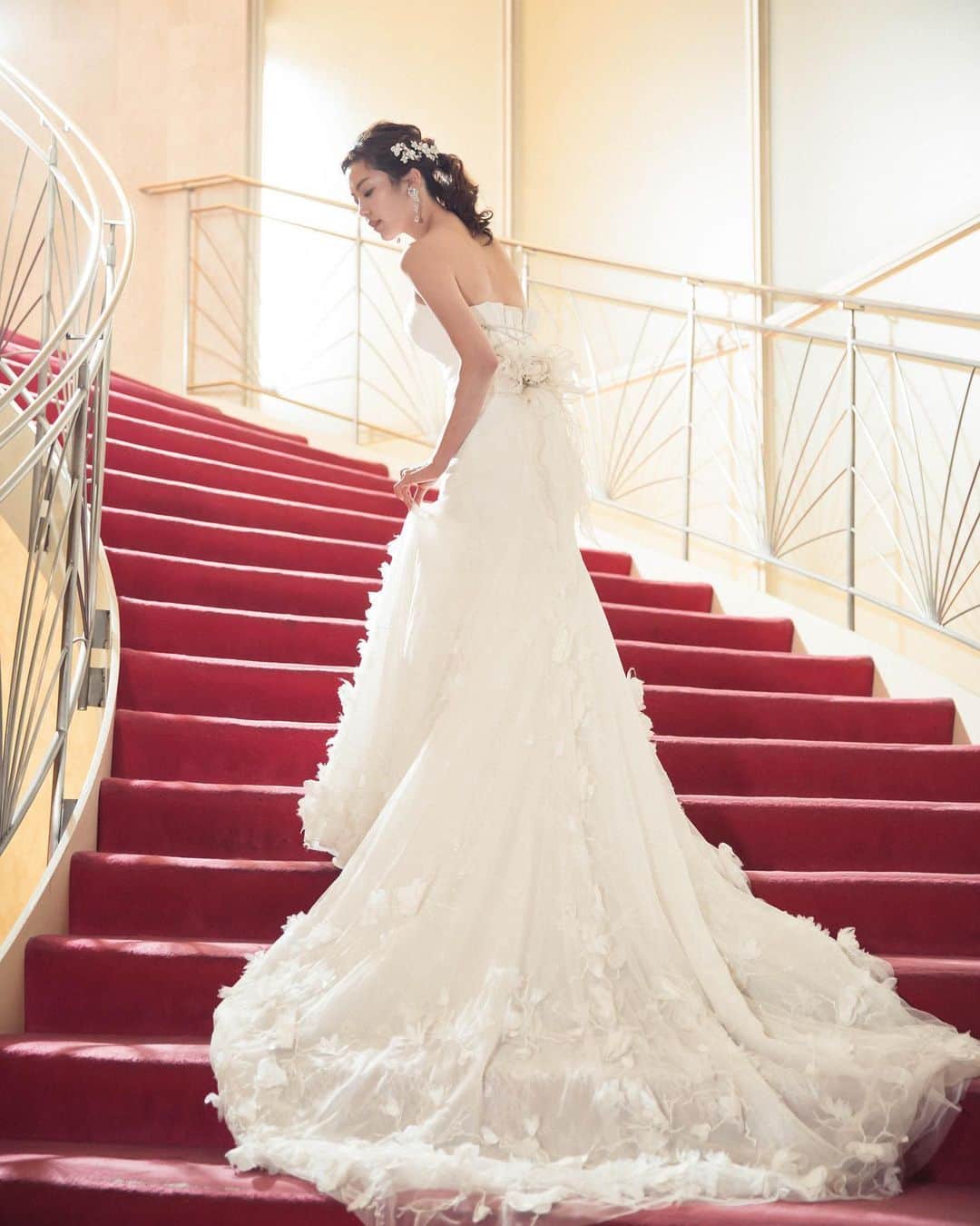 安田華乃さんのインスタグラム写真 - (安田華乃Instagram)「このドレス1番気に入った♡ すごく楽しかった日👰  #ウエディング撮影 #ウエディングモデル #ウエディングドレス #結婚式 #結婚式場選び」9月5日 18時35分 - nanochuuun_