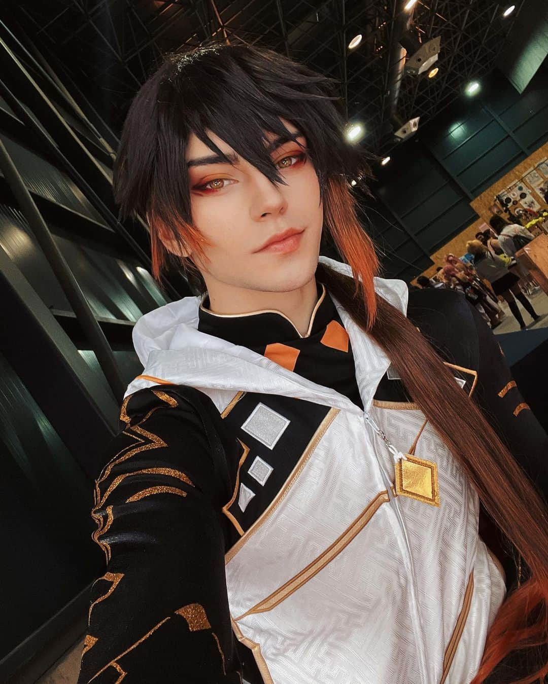 Geheのインスタグラム：「geo grandpa 🔶 #genshinimpact #zhongli #morax #zhonglicosplay #moraxcosplay」