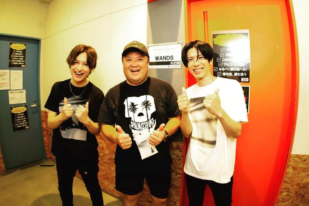 上原大史のインスタグラム：「2022.9.5 ZEPP NAGOYA ありがとうございました✨  ブラマヨ小杉さんと📸」