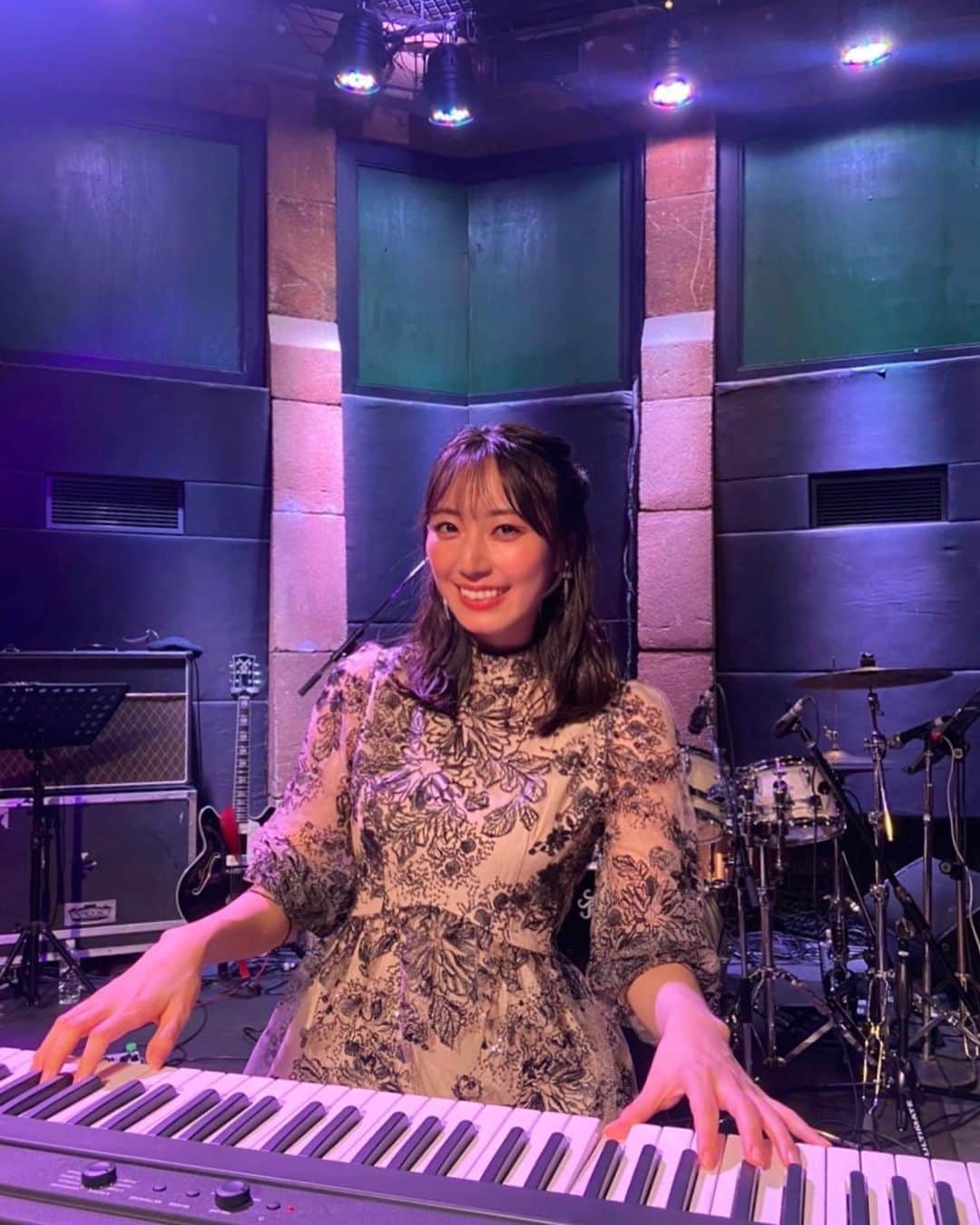 松井咲子のインスタグラム：「イメージキャラクターを務めているKORGの新製品発表会がありました！わたしも普段から使っているKORG、新しく仲間入りしたデジタルピアノ「Liano」もとてつもなく優れものです！  #KORG #Liano #イメージキャラクター #piano」