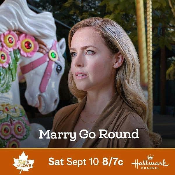 アマンダ・シュルのインスタグラム：「Join me and @brennanelliott2 this #saturday for our very special #hallmarkchannel movie Marry Go Round. (Not a typo and my name is not Mary. Let the intrigue begin!) #MarryGoRound. On @hallmarkchannel. Premieres: Sat Sept 10 at 8/7c」
