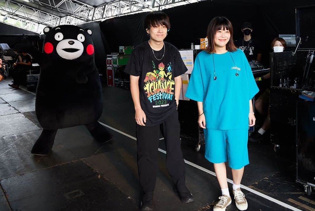 石原慎也のインスタグラム：「１CHANCE FESTIVAL2022 熊本県農業公園 カントリーパーク  大好きで尊敬する先輩バンドが愛する故郷で開催したフェス。記念すべき1年目に出演させてもらいました。光栄すぎる。 トップバッターから沢山の人に目撃してもらえて幸せでした。出会ってくれてありがとう。  photo by 村井香&toya 1〜5 @muraikaori  6〜8 @_tpwbo   It is an honor just to be able to perform at a festival created by an artist I admire.  I was happy to have so many people witness it from the first batter. Thank you for meeting me.  I was so happy to be surrounded by people I love all day long.」