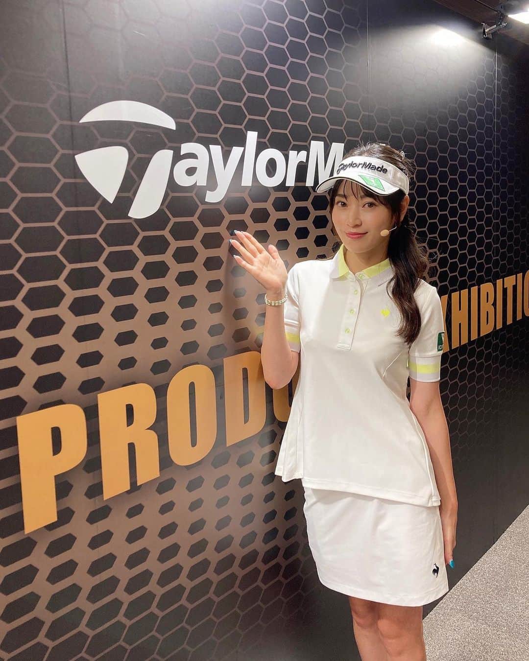 のインスタグラム：「* 今日はテーラーメイド秋の新商品発表会でした！ 田中秀道プロとトークセッションをして、ステルスグローレの魅力をたっぷり語ってきましたよ😊 ステルスグローレ優しくて飛びます😊 メリットしかないので、一度試しに打ってみてほしい😊 . . .  #テーラーメイド #TaylorMade #秋の新作 #発表会 #ステルス #グローレ #ステルスグローレ #stealth #女子プロゴルファー #プロゴルファー #instagolf  #golf  #jlpga #女子ゴルフ  #ゴルフ女子 #興和 #ゴルフ #インスタゴルフ #ゴルフコーデ  #골프 #高尔夫 #ルコック #コーワ #バンテリン #豆蔵 #情報技術開 #lecoqsportif」