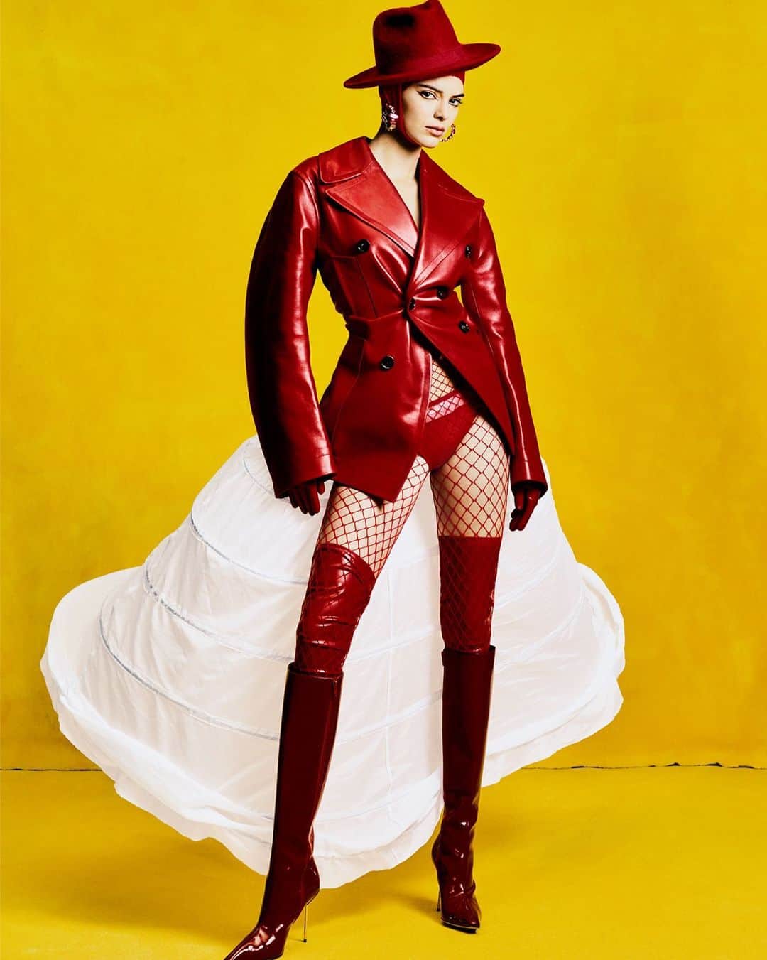 ケンダル・ジェンナーのインスタグラム：「@wmag 50th anniversary issue by @rafaelpavarotti_」