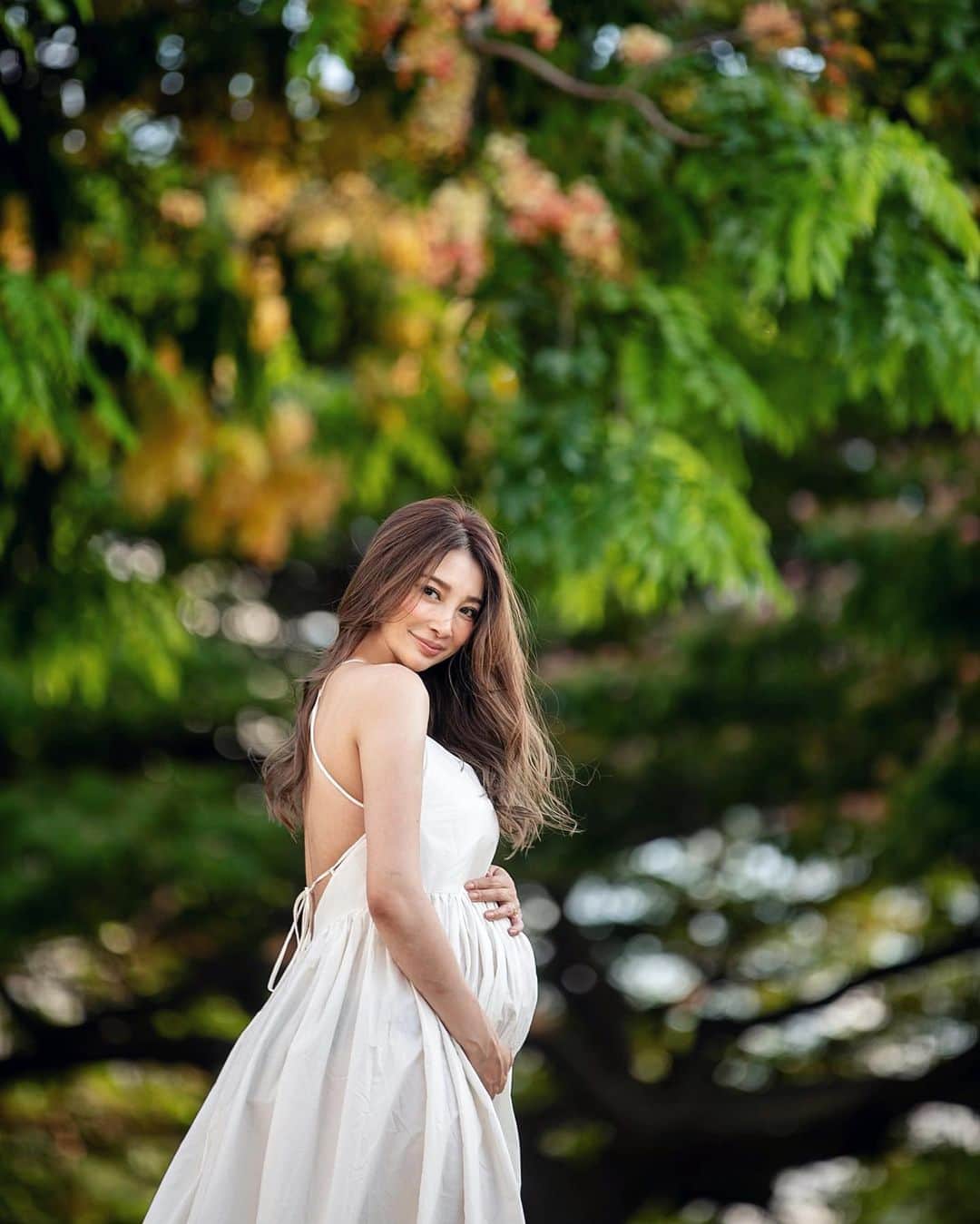 里海のインスタグラム：「👶🏻いい思い出です☺️☺️  #maternityshoot #maternity #マタニティ　#マタニティフォト  #36週　#プレママ　#思い出」