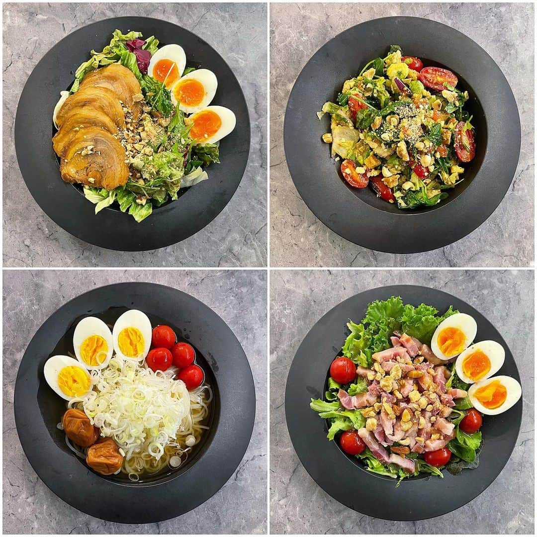 Aya（小山内あや）のインスタグラム：「#AYAごはん 🍽 夏サラダのシーズンもあと少し。。 しっかり秋🍂に突入したら火を通したお野菜にスイッチしていきます👍🔥内臓の冷えは身体づくりの天敵ですからね…💦 だけどまだ暑い日が続くようですので、もうちょっと冷たいサラダを楽しむことにします😋🥗✨」