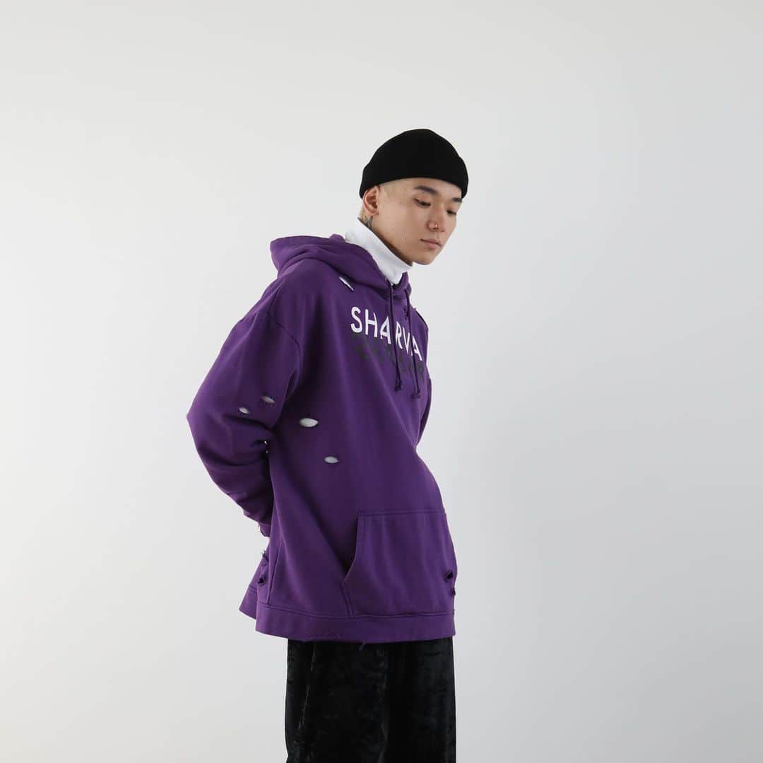 カワグチジンのインスタグラム：「@sharva__official   ・ZOZOTOWNに9/16(金)にオープン予定のブランド"SHARVA"のモデルを担当しました。  ・インスタアカウントではプレゼント企画も開催されているのでチェックしてみて下さい👍 ※9/5(月)より実施  #SHARVA #シャルバ」