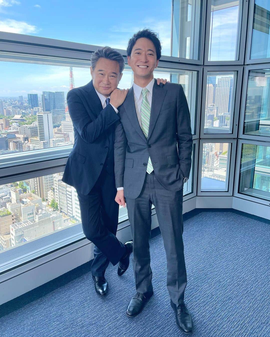 浅香航大さんのインスタグラム写真 - (浅香航大Instagram)「・  オクトーいつもご視聴ありがとうございます！ いよいよ今週最終話です ９話まだの方は是非配信をご覧ください！  父親役の船越英一郎さんとの対峙シーンの撮影後に撮っていただきました☺️  @8octo_ytv」9月6日 19時46分 - kodai_asaka