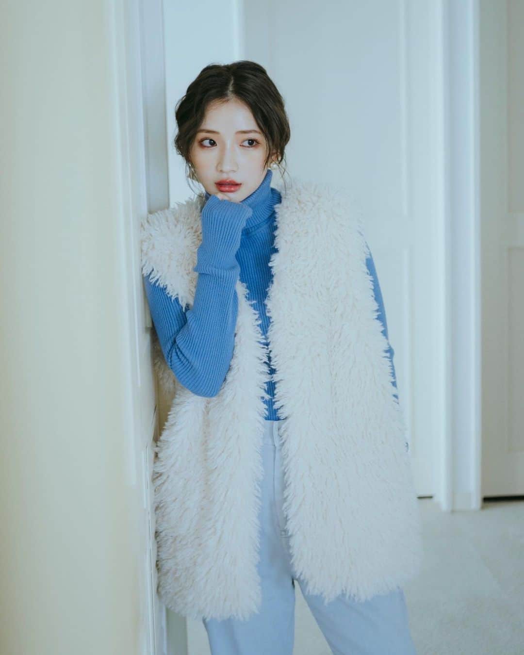 南りほのインスタグラム：「@wego_official 💙🍂🤍」