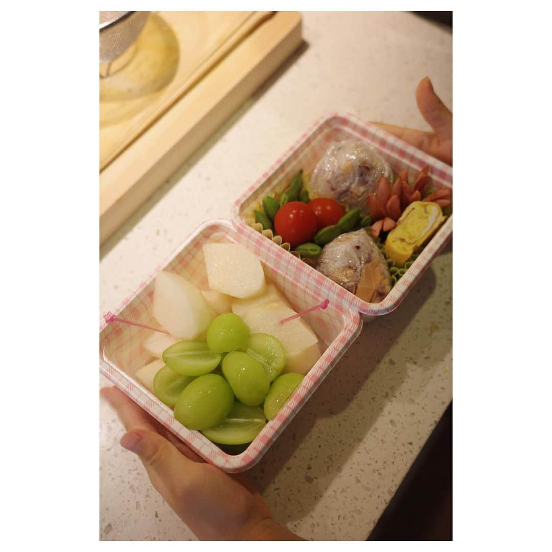 高垣麗子さんのインスタグラム写真 - (高垣麗子Instagram)「* 今朝6時の光景😋  お弁当を持って 元気に楽しく行ってらっしゃーい✨  * #lunchbox  #お弁当　の日 #リクエスト通り #5歳」9月7日 9時49分 - reikotakagaki