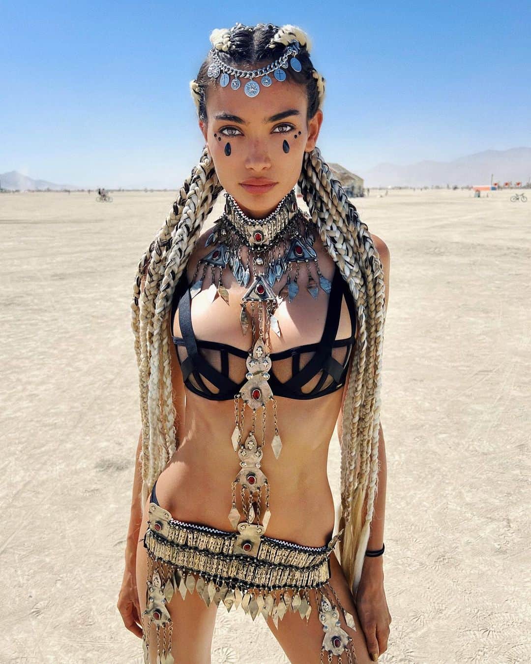 ケリー・ゲイルのインスタグラム：「🖤 #Burningman」