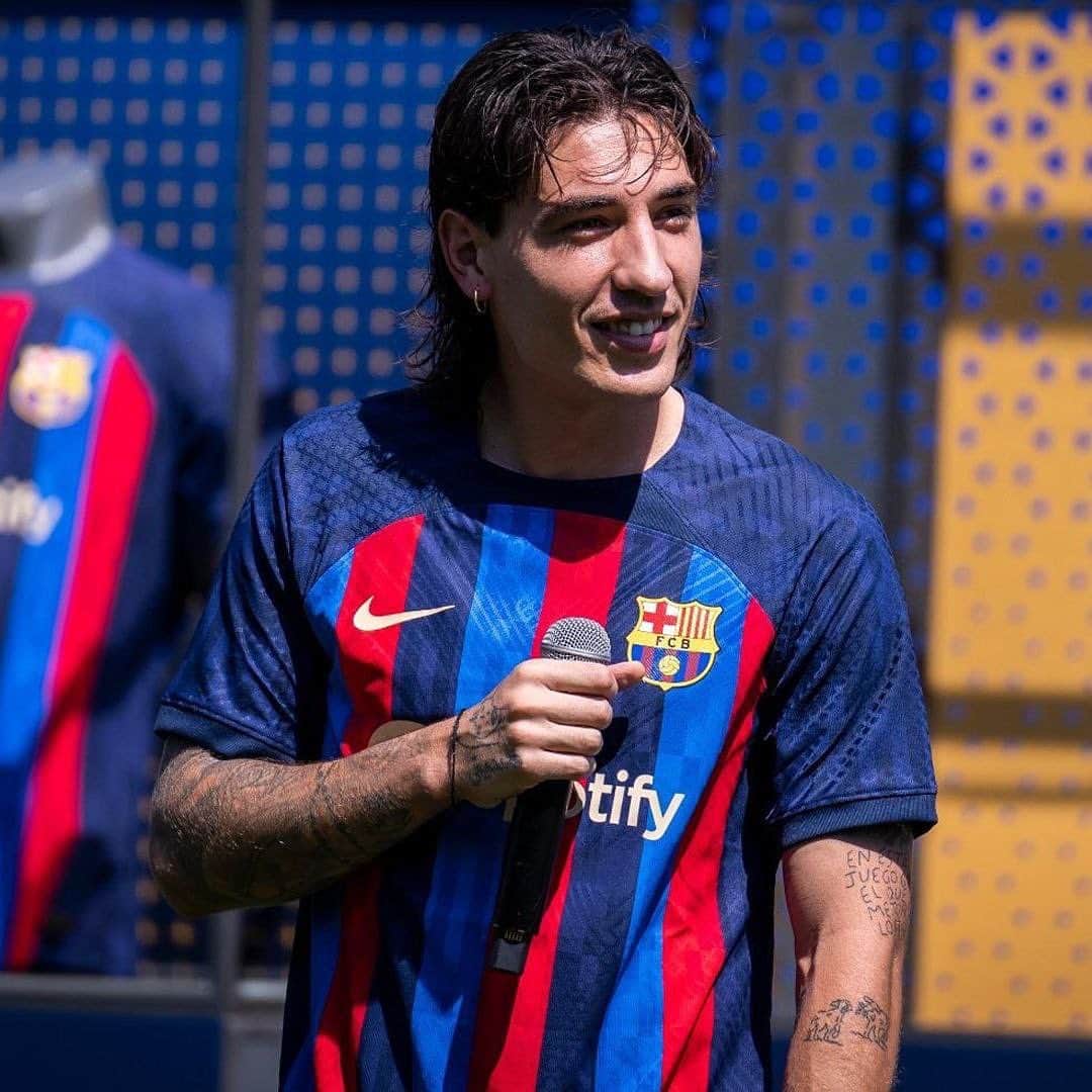 エクトル・ベジェリンさんのインスタグラム写真 - (エクトル・ベジェリンInstagram)「❤️💙❤️💙」9月7日 3時10分 - hectorbellerin