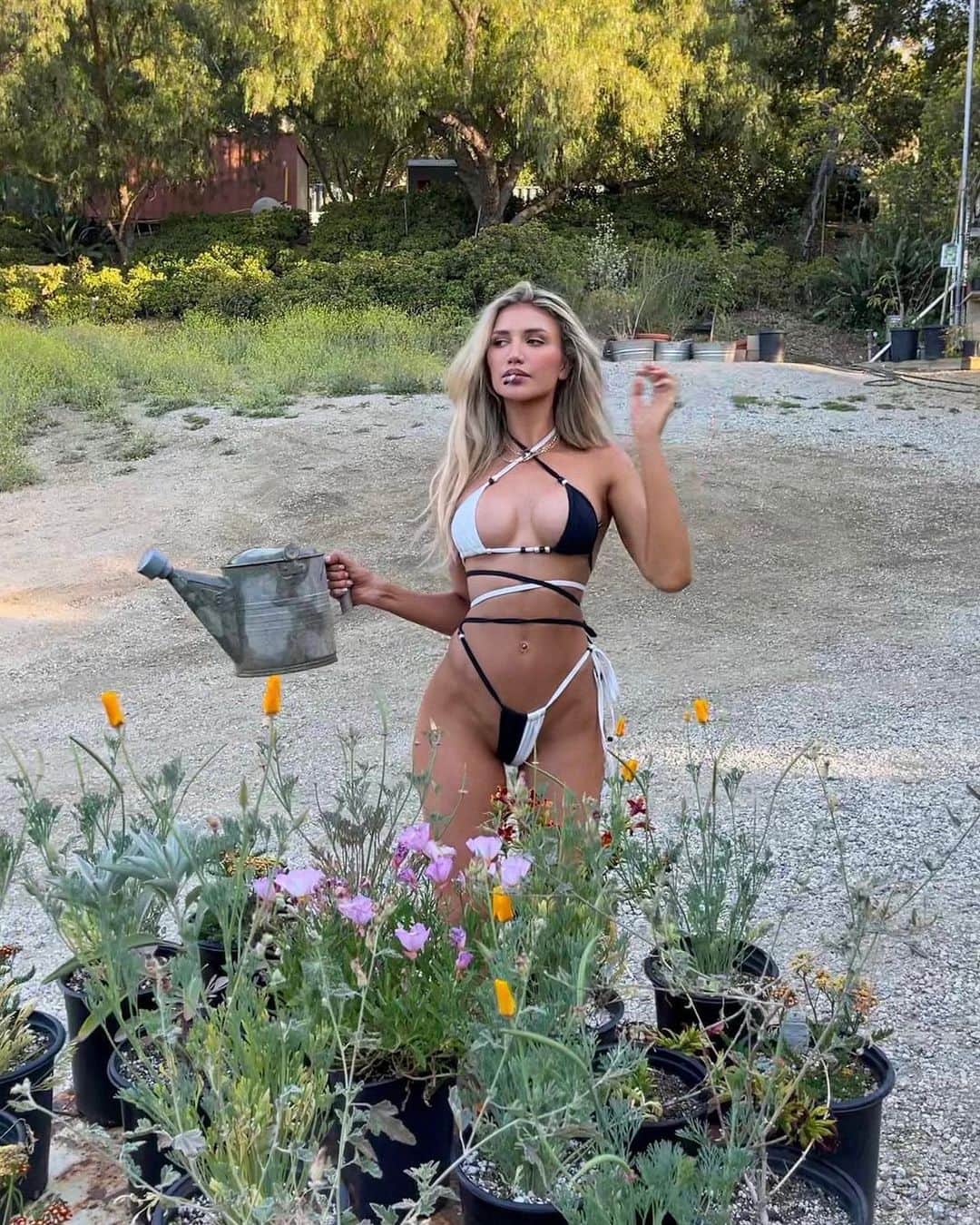 Gabrielle Grace Epsteinのインスタグラム：「someone asked what my 5 year plan was and it was the first time I actually LOLed in real life」