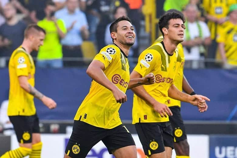 ラファエル・ゲレイロさんのインスタグラム写真 - (ラファエル・ゲレイロInstagram)「Champions League night 🤩⚽️ #ucl #bvb」9月7日 6時18分 - raphaelguerreiro14