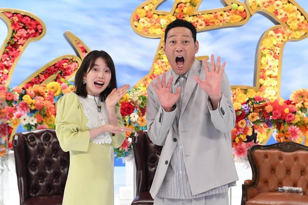 弘中綾香のインスタグラム：「今日の「ノブナカなんなん？」は 『ヒガシノなんなん❓』です‼️ ⁡ ノブさんの代わりに東野幸治さんが MCをつとめてくださいます✨🌻 盛り上がりました…🤤✨ ⁡ 🌻岡田准一 さんに初密着‼︎ 3時間だけ弾丸プチ休日💨🍩 ⁡ 🌻RIKACO さんの自宅に潜入‼︎ 完璧すぎて疲れない？街の声に本音は？ ⁡ 🌻照英 さんVS巨大怪魚🎣 死闘5時間..奇跡起きるか⁈ ⁡ ゲストは 神宮寺勇太 さん＆ 矢田亜希子 さん🙌 こんや7時からです！2時間スペシャル⭐️」