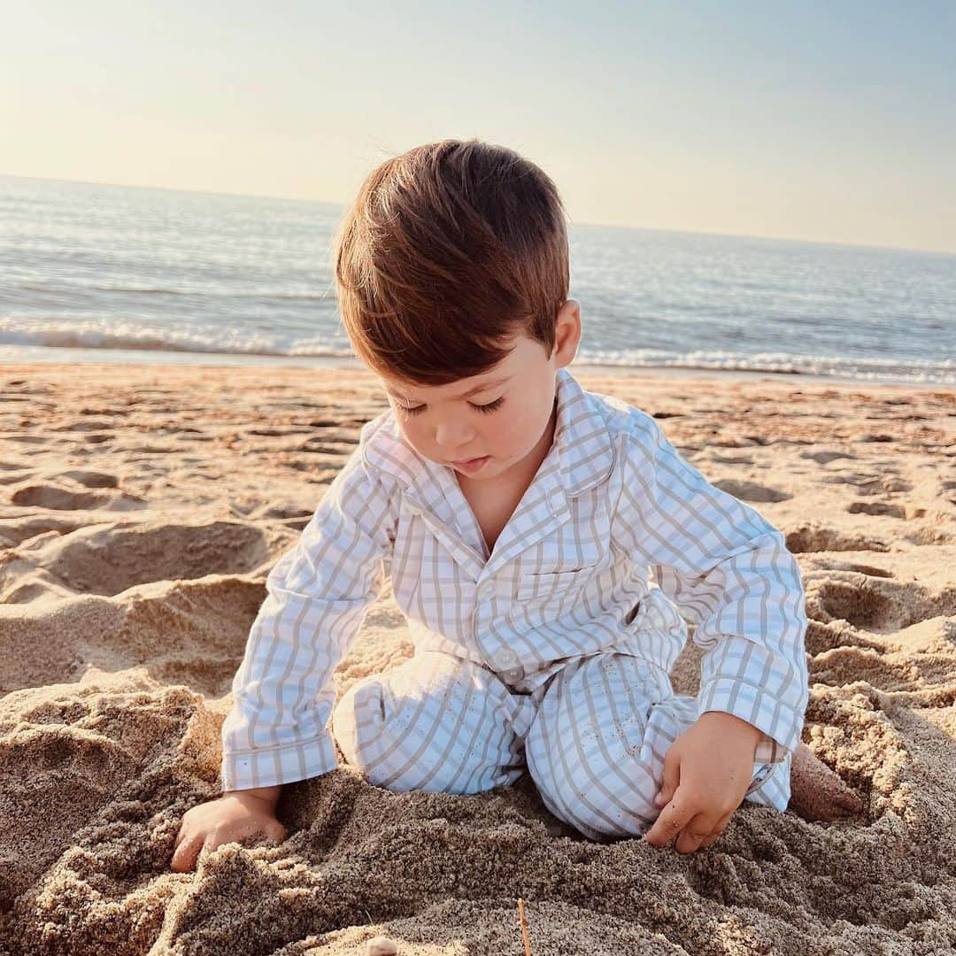 ローレン・コンラッドさんのインスタグラム写真 - (ローレン・コンラッドInstagram)「We said goodbye to Summer in our happy place watching the sun rise and set, eating PB&Js on the beach and taking long walks.」9月7日 8時50分 - laurenconrad