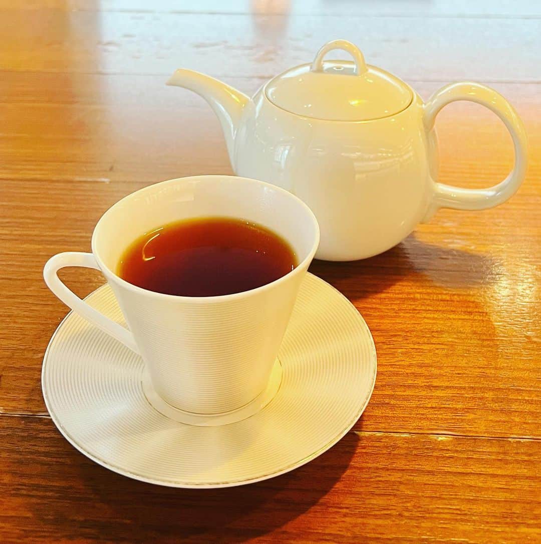 高島礼子さんのインスタグラム写真 - (高島礼子Instagram)「いつもは、必ずケーキ🍰注文するけど たまには、お茶🫖だけ  #お茶 #散歩 #いつもと違う #たまには」9月7日 11時37分 - reico.official