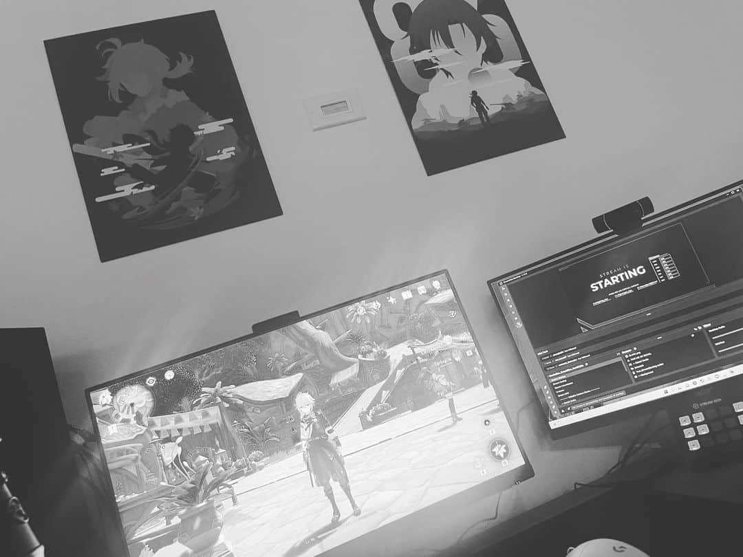 ジャレッド・スコット・ギルモアのインスタグラム：「Live now on Twitch, farming artifacts and doing some fun challenges! Come hangout! Link in Bio! #Twitch #Streaming #GenshinImpact #onceuponatime #henrymills」