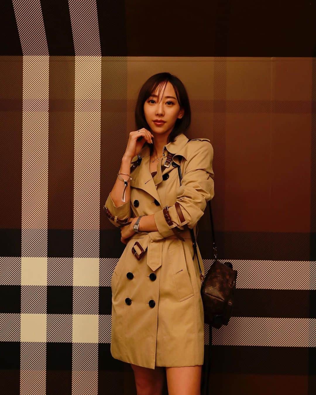 秋倉諒子のインスタグラム：「🤎🤎🤎 　@burberry  #TheLolaBag」
