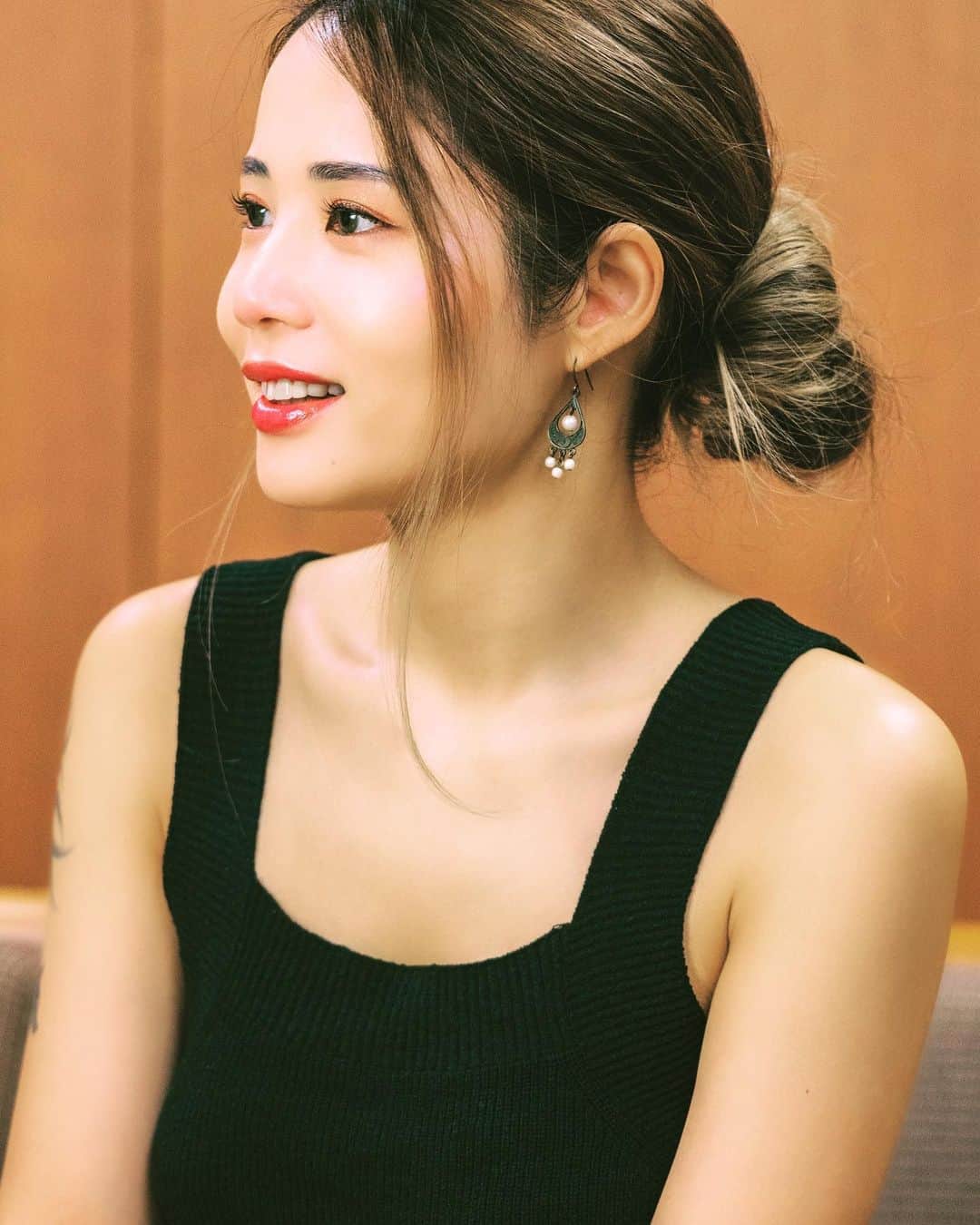 のインスタグラム：「Shueisha Online interview cut.  集英社オンラインにて『ギフテッド』のインタビュー配信中です。 top #todayful  long skirt #loveless  sandals #jimmychoo」