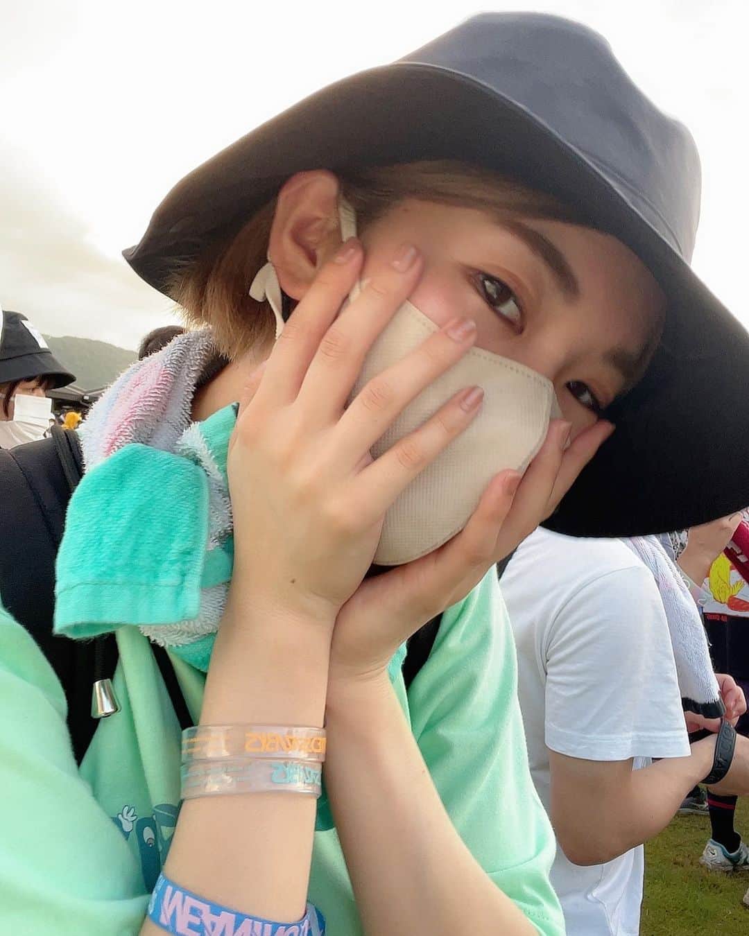 東条蒼のインスタグラム：「＊  今年の夏はたくさん フェスやライブに行けました◎  倒れそうになるくらい暑かったけど、とてもたのしかった！  #treasure05x  #蒲郡   #04limitedsazabys  #フレデリック #nobelbright  #fomare  #theoralcigarettes」
