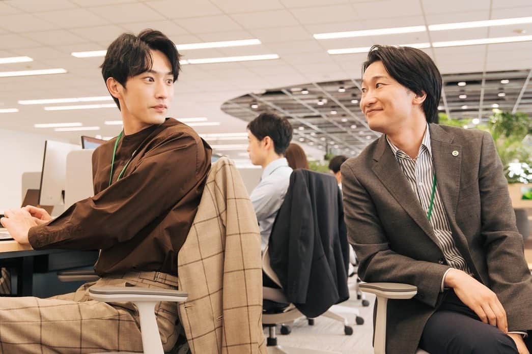 ユニコーンに乗ってさんのインスタグラム写真 - (ユニコーンに乗ってInstagram)「. ／ 最終回場面＆メイキング写真集①🎞 ＼  最終回前にはネタバレになってしまうので あげたくてもあげられなかった 10話の幸せ＆にぎやか写真たち🤗✨  最終回はTVer、1-9話はParaviでチェックしてくださいね🌈  #ユニコーンに乗って #火曜ドラマ  #西島秀俊 #杉野遥亮 #前原滉  #石川恋 #青山テルマ #寺嶋眞秀 #広末涼子」9月7日 16時43分 - unicorn_tbs