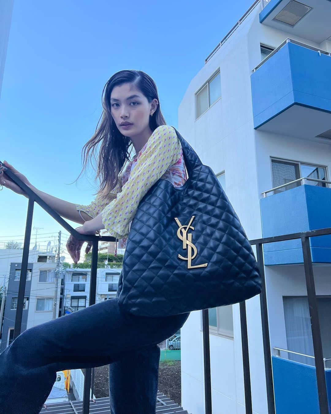 のインスタグラム：「🔵🔷🟦💙 👜 @ysl #サンローラン  #ICARE」