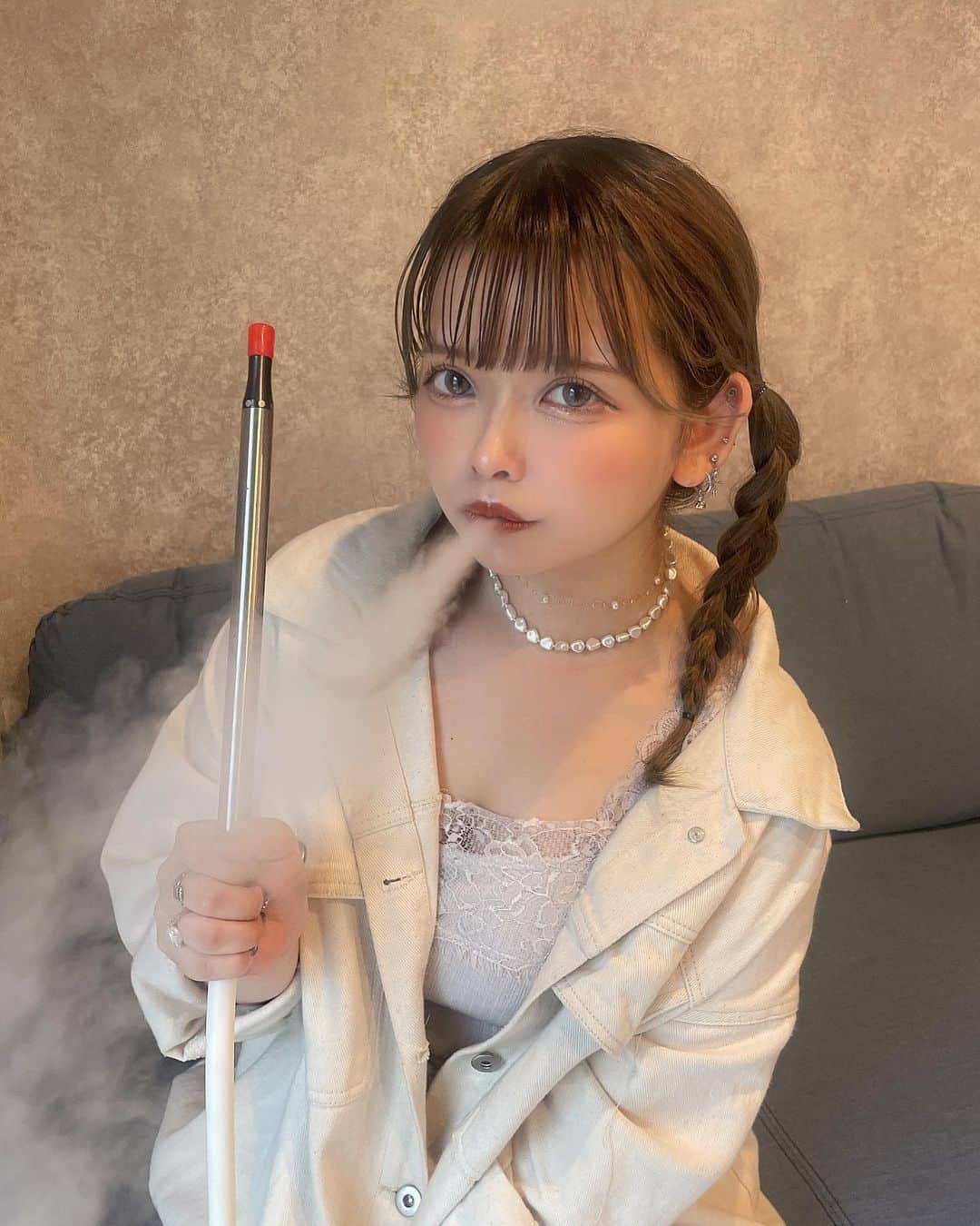つぐみるんのインスタグラム：「渋谷の奥の方にあるシーシャ良かった🌬🌬  @fuuuu_shisha   お昼からカフェみたいなところでシーシャ吸いながらデザートたべるの最高だよ〜！  ダーツもある^_^」