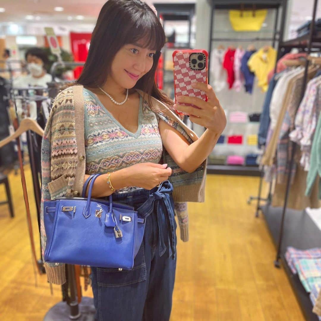 のインスタグラム：「My favorite Autumn knit @poloralphlauren  一番にお買い物した秋のお洋服 今日はまだ暑かったけれど… あ〜可愛い🥹 #poloralphlauren #Coordinate」