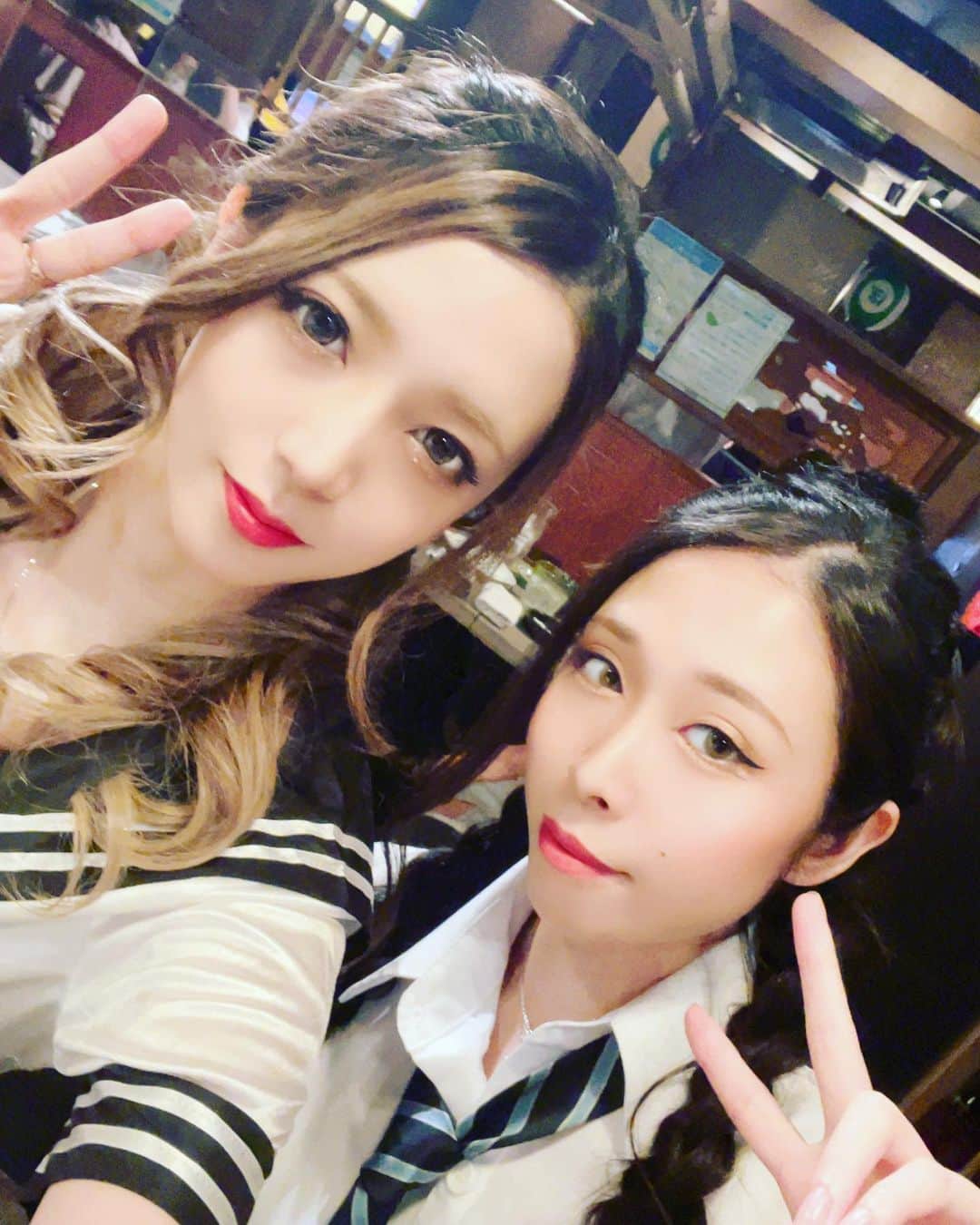 綾瀬るいのインスタグラム：「昨日はハロウィン用コスプレ撮影会だったよ🎃👻 出来上がりが楽しみね👍  #中洲  #中洲キャバ嬢 #福岡 #ハロウィン #ハロウィンコスプレ #水商売 #ラウンジ #スナック #キャバ嬢 #キャバクラ #lounge #撮影 #loungecross」