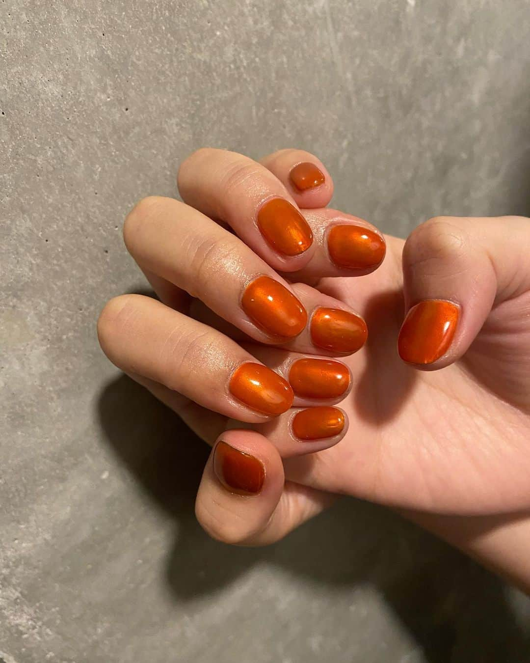 戸島花のインスタグラム：「🍊🍊🍊  #ネイル #nail #渋谷ネイルサロン #代官山ネイルサロン #オレンジネイル」