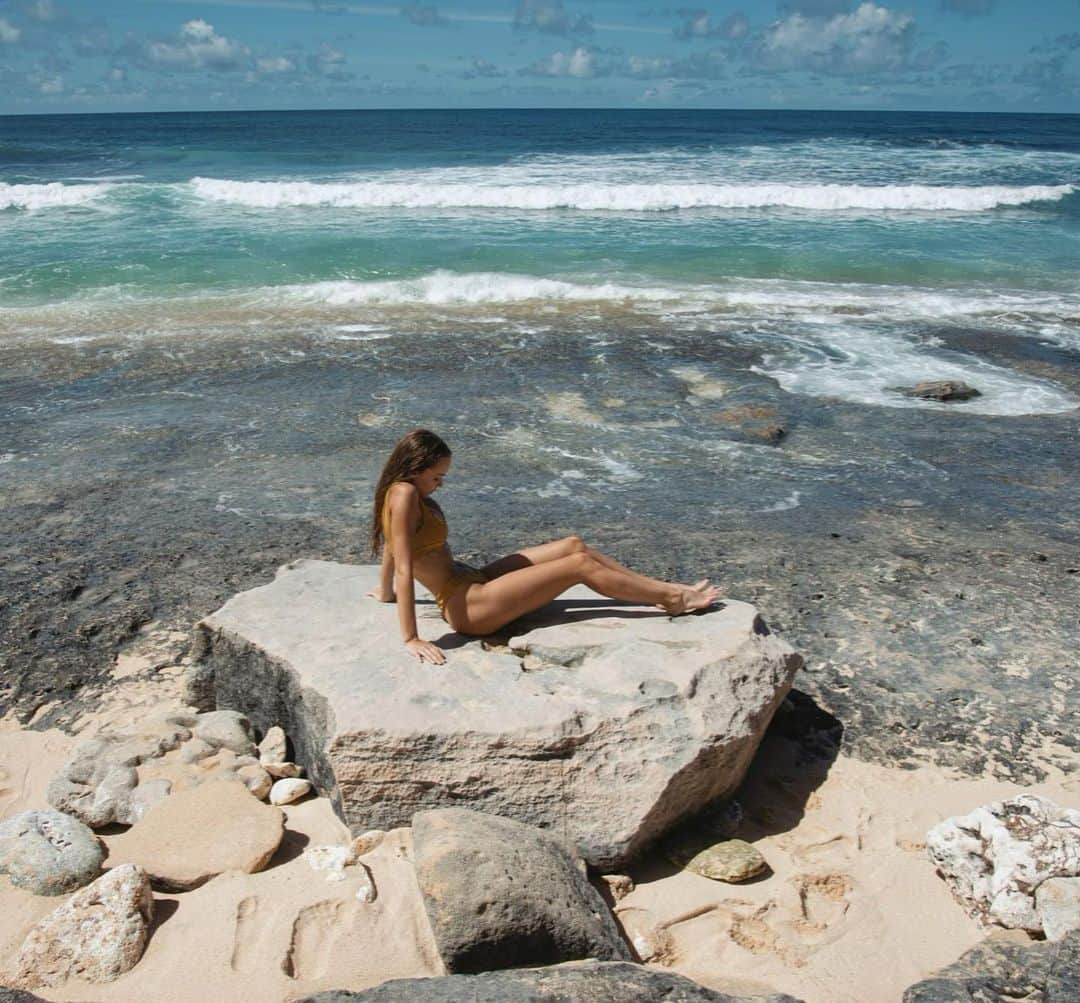 Angelina Boykoのインスタグラム：「My fav beach by @sampyatt_」