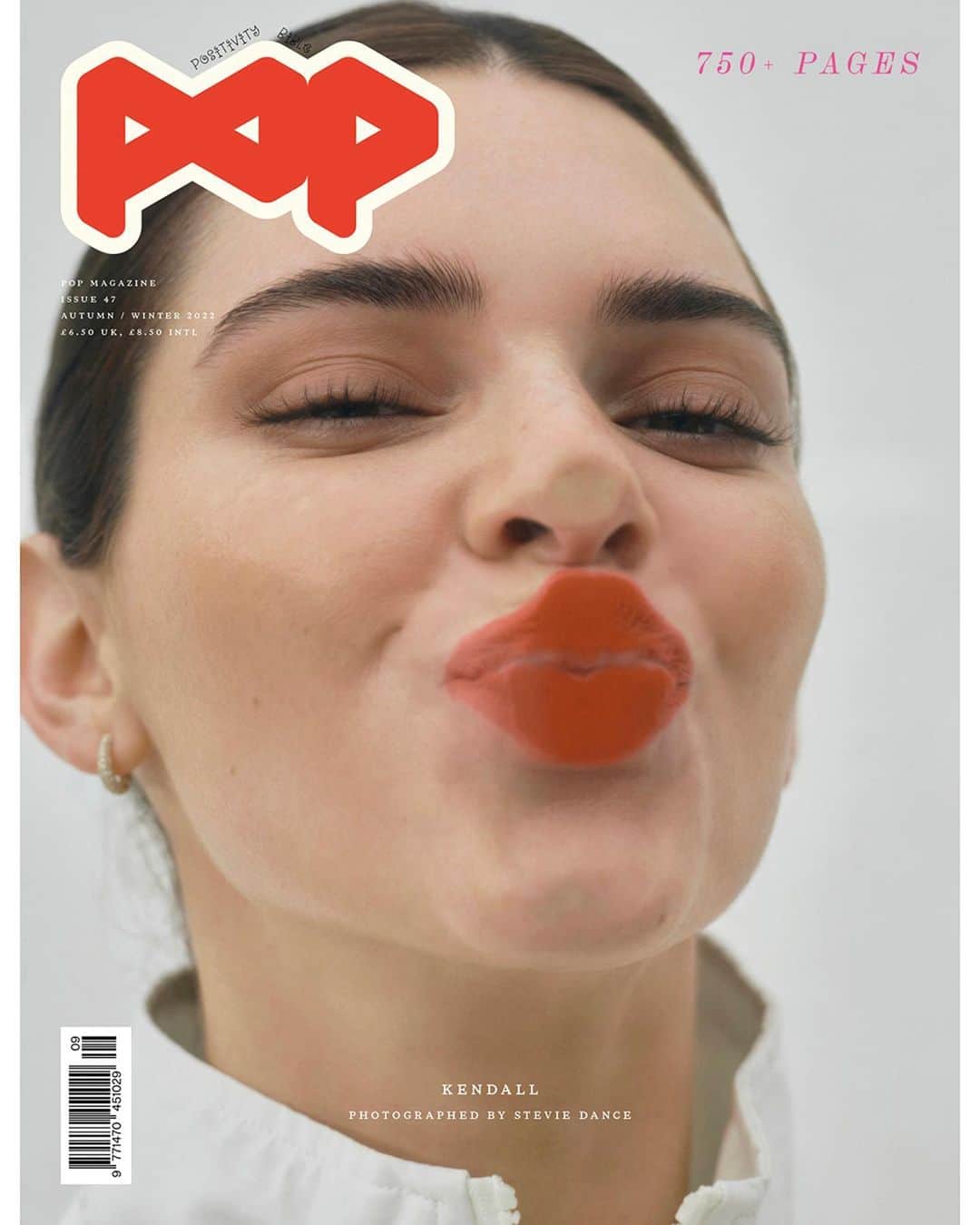 ケンダル・ジェンナーのインスタグラム：「i ❤️ @thepopmag  issue 47 by @stevie_dance」