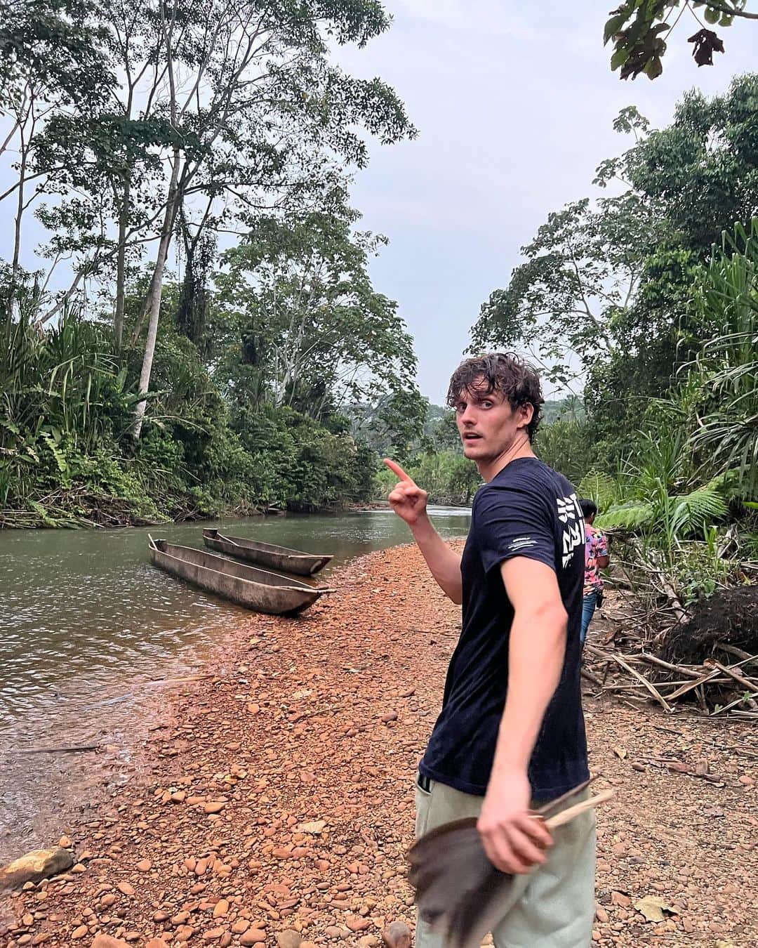 ダニエル・シャーマンのインスタグラム：「Thanks @naku.com.ec for having us for this week. And to @manariushigua and @florencia.fridman for guiding us through the jungle and dreams. What a trip 🇪🇨🌱」