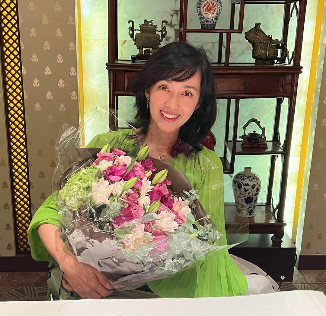 のインスタグラム：「Thank you so much for the warm birthday wishes!! たくさんの温かいバースデーメッセージありがとうございます♪  #thankyou #感謝 #ありがとう #birthday #バースデー #誕生日プレゼント」