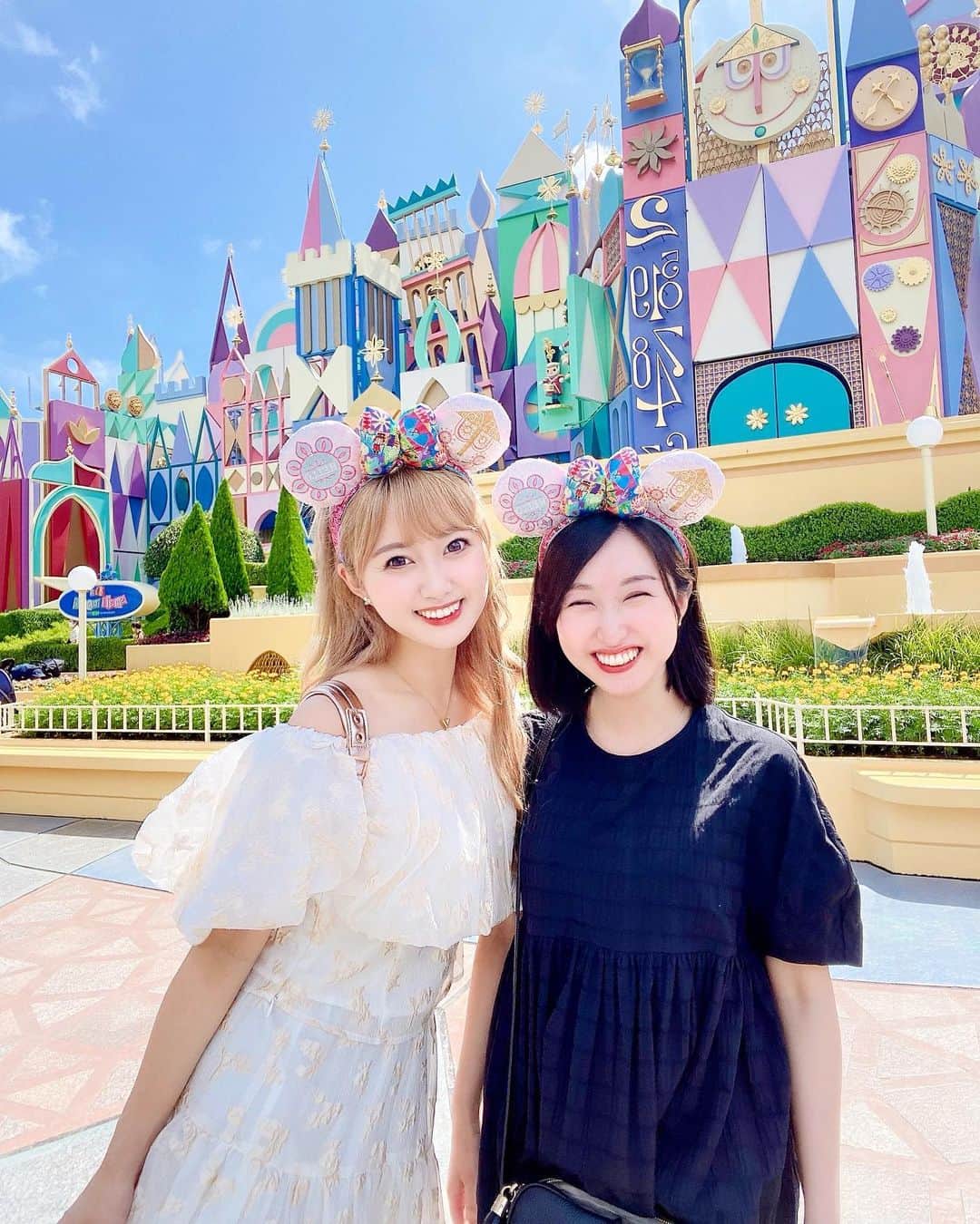のインスタグラム：「💜💖💜💖💜💖 おはようございます🌤 #goodmorning #早上好  本日も展示会頑張ります🎪🌈  日本🇯🇵でも海外カチューシャ🐭💕 販売されるようになってきて 嬉しいなぁぁぁ❤️❤️(｡･ω･｡) #disney #disneyland #disneylove #tokyodisneyland #tokyodisneyresort #travelphotography #japan #disneyfashion #travelblogger #disneygram #ディズニー #ディズニーランド #ディズニー写真部 #ディズニー風景 #ディズニーコーデ #ディズニーカチューシャ #イッツアスモールワールド #좋아요 #소통환영 #팔로우 #인친환영 #오오티디 #패션스타그램 #셀카 #셀스타그램 #전신샷 #여행스타그램 #여행」