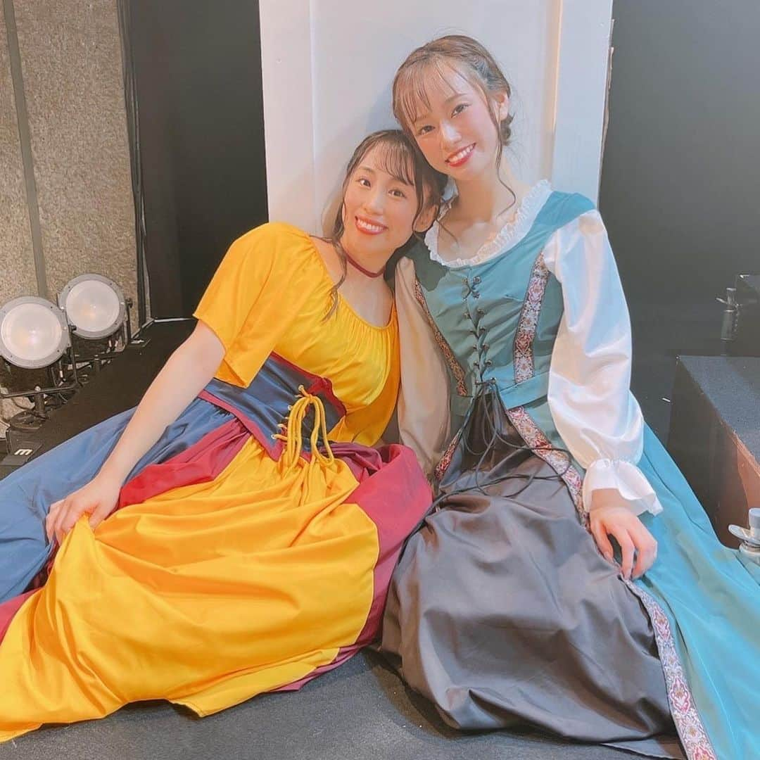 藤澤友千菜さんのインスタグラム写真 - (藤澤友千菜Instagram)「🌈 ＊ #ノーデイ夏夜 ＊ 改めて書かせていただきます‼︎ 夏の終わりに、 No day but today in act summer produce 舞台　#夏の夜の夢 に出演させていただき この御時世の中、幸せな事に 全公演無事に終演することができました🧚🏻‍♀️ 差し入れも沢山いただき、 有り難く毎日お弁当もドリンクもあり、大変助かりました！ 本当にありがとうございました♡ はじめての #シェイクスピア　作品で、 ヘレナという役を任せていただき、ほんっとーに色々悩んだりしましたが、 貴族がこのメンバーだから、 この舞台がこのメンバーだったから、 素敵なメンバーに支えられ無事千秋楽まで迎える事ができました。 本当に皆様には感謝です！！ そして、観に来て下さった皆様 本当に本当にありがとうございました！！ 感謝しかありません！！ そして出会いに感謝。 出逢ってくれてありがとう。 みんなすぐに次の現場で違う仕事をもうしているし、また全く同じメンバーで舞台をやる事は無いですが、また違う現場で同じお仕事ができるよう、 自分のスキルをもっと上げて、　また新しい自分と一緒に仕事ができますように。 レベルアップしてまた新しい舞台に立てますように。 次の舞台はノーティーボーイズです✨また近々お知らせさせていただきます(・∀・) 今後とも藤澤を宜しくお願いいたします！！ ありがとうございました🧸🌈 ＊ #舞台 #女優 #モデル #モリエール #ありがとう #舞台写真 #フォロミー #藤澤友千菜 #instagood #followme #actor #model #thankyou」9月8日 23時47分 - yuchina1207