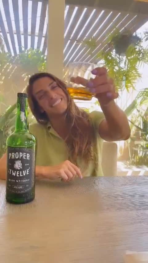 マッケンジー・ダーンのインスタグラム：「Celebrate fight night the proper way and grab a bottle of @properwhiskey. Comment your #ProperPredictions  #properpartner」