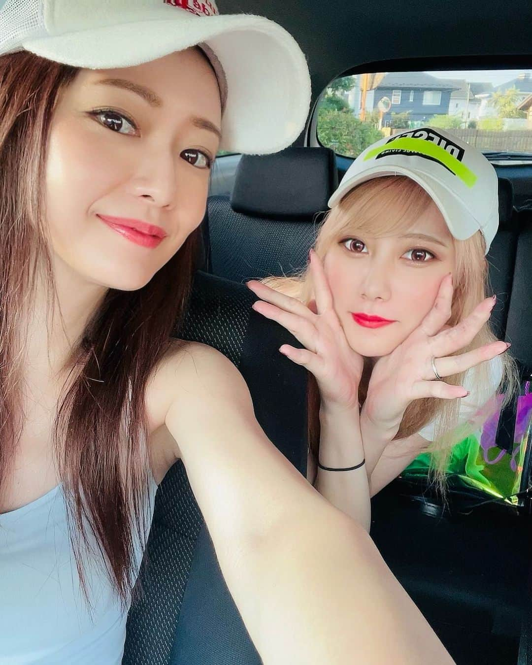 吉山りささんのインスタグラム写真 - (吉山りさInstagram)「👯‍♀️ 母娘でキャップコーデ❤  Mom＆Daughter👯‍♀️✨  #photo #photography #母娘 #親子 #ママ #娘 #家族 #family #私の宝物 #mydaughter #daughter #mom #ロングヘア #japanesegirl #Japanese #温泉 #温泉女子 #model #モデル #キャップ女子   #吉山りさ #フリーモデル」9月8日 17時01分 - oreorerisa