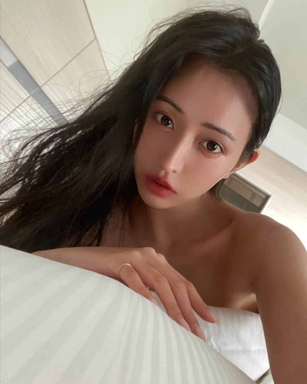 のインスタグラム：「🤍🤍🤍 #沖縄#沖縄旅行#サウナ#サウナ女子#サウナ部#ととのい#旅行#プール#沖縄観光#サ活#サ活女子#ヘアスタイル#ミディアムヘア」