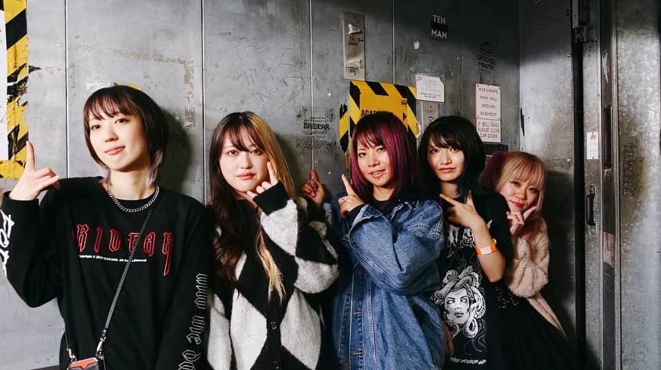 BRIDEARのインスタグラム：「Thank you Manchester! Academy3  Decide to Survive Tour  #BRIDEAR #decidetosurvivetour2022  #band #girlsband #live #manchester  #academy3  #heavymetal #hardrock  #metal #japanese #japanesegirl  #music #musician #ガールズバンド #ヨーロッパツアー」