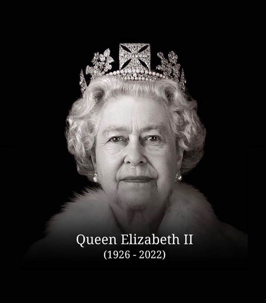 ブライアン・ロブソンのインスタグラム：「Thank you your majesty for your selfless service, your incredible compassion and your true devotion for the country and the commonwealth, now may you rest in peace.」