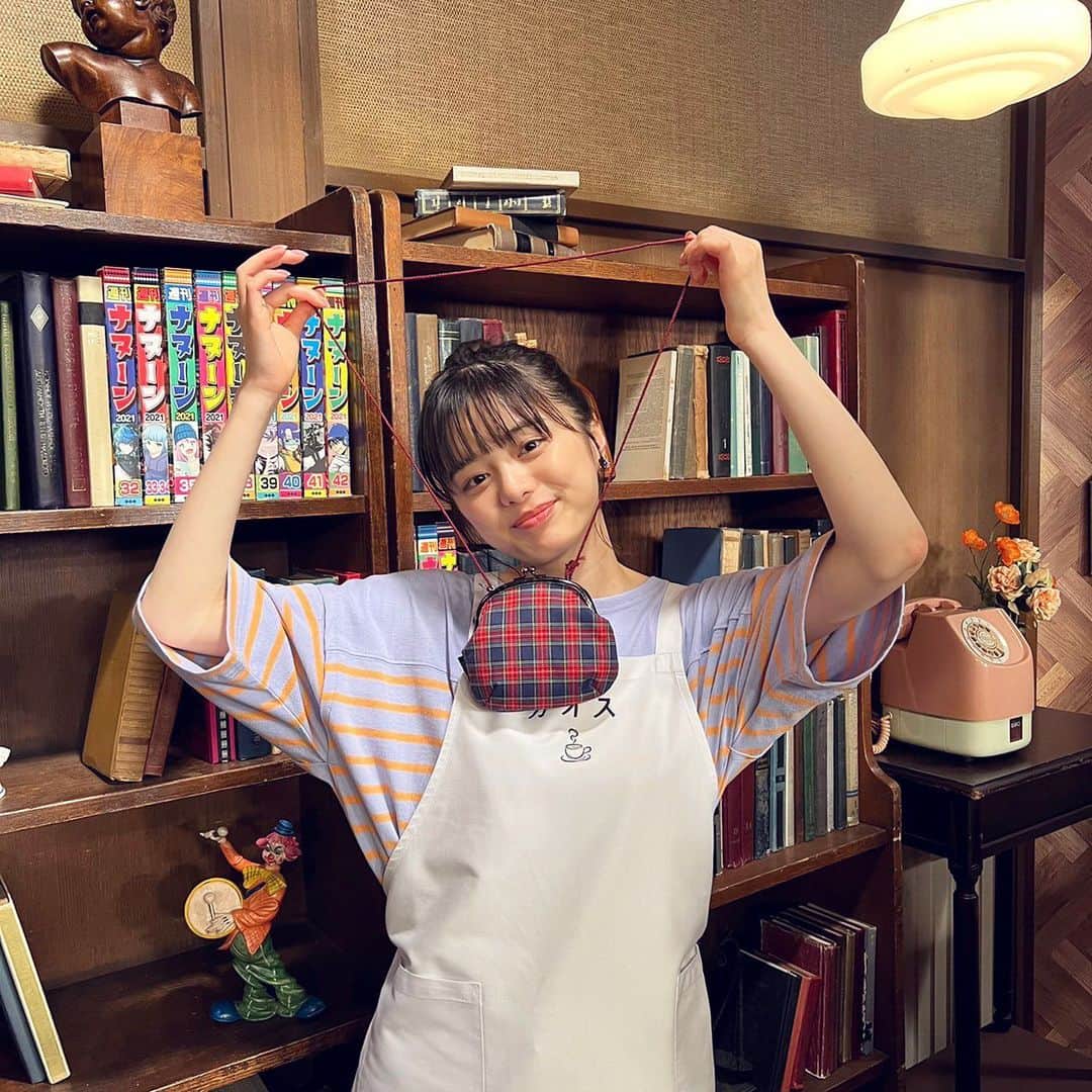 紺野彩夏のインスタグラム：「漫画家イエナガの複雑社会を超定義 本日、23:15〜放送です☺︎ 今回はミサイルについて、、、！ どうなるんでしょう🥺 ぜひご覧ください〜！」